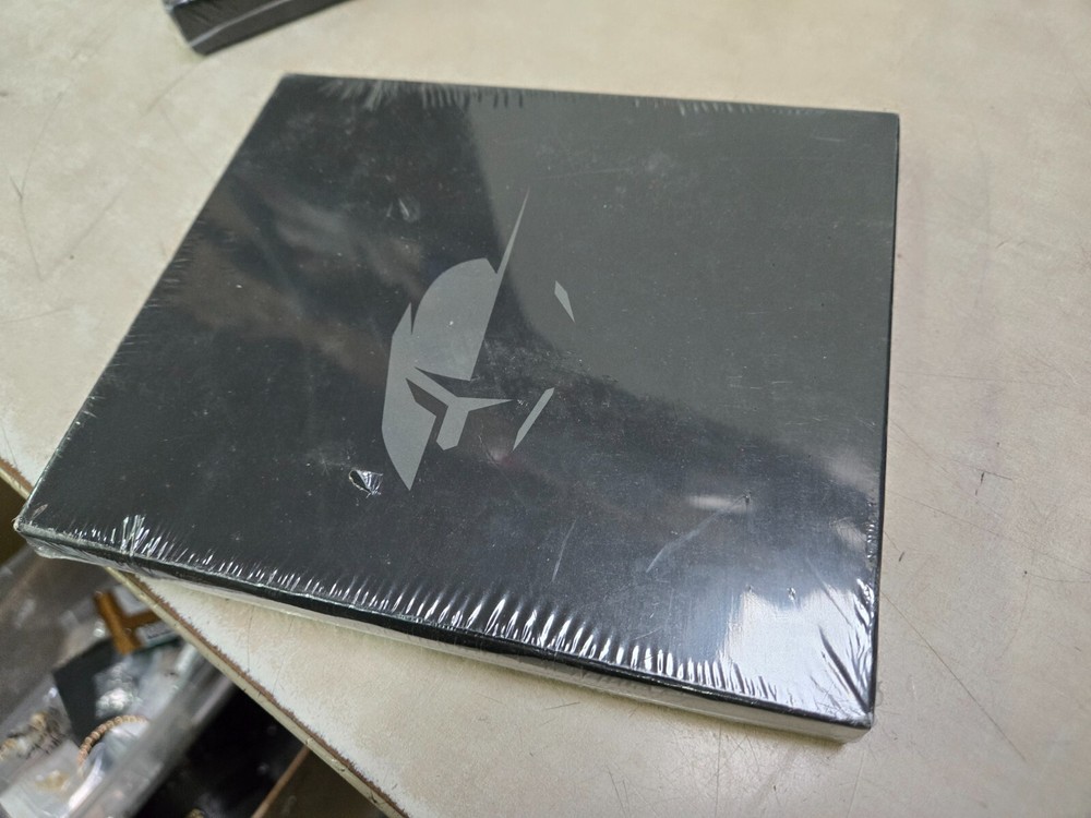 Sealed Arculus Womens Metal Crypto Cold Storage