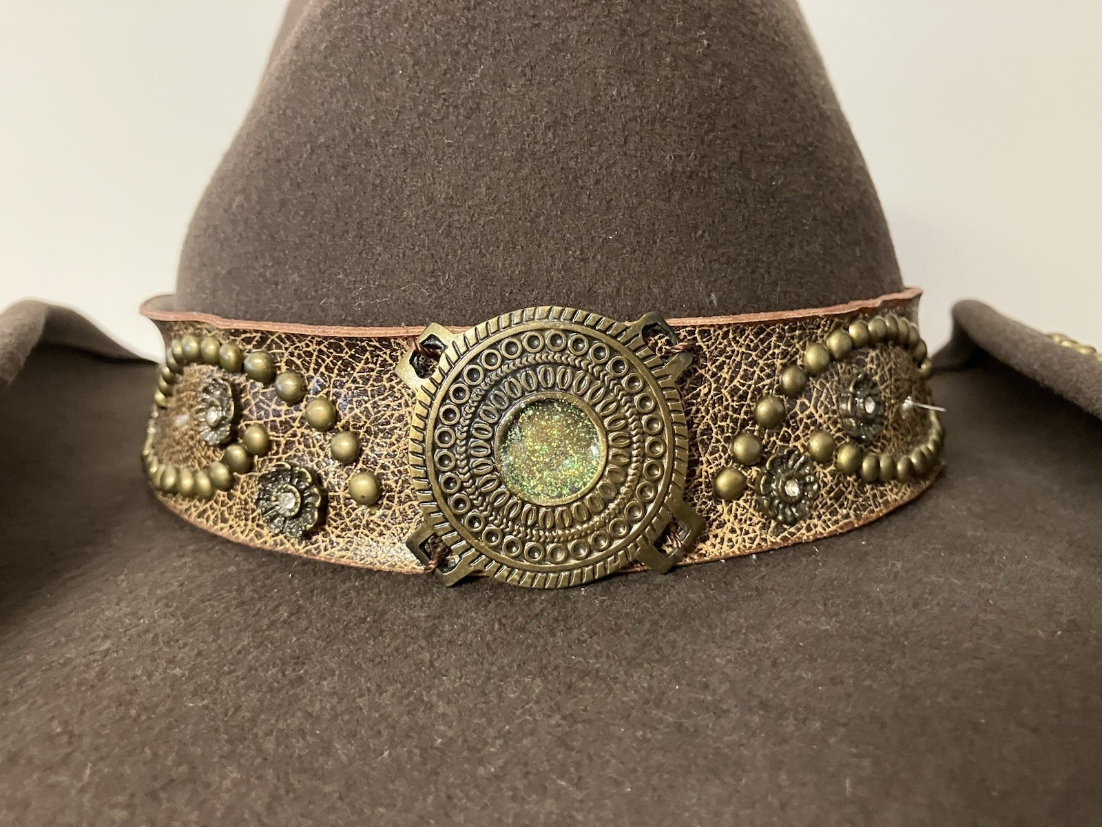 Bullhide ‘Sheila’ Western Wool Felt Cowgirl Hat Leatherette Band Flower Concho