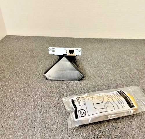 Cisco VWIC-1MFT-G703 Multiflex Voice/WAN Interface--NEW OPEN BOX