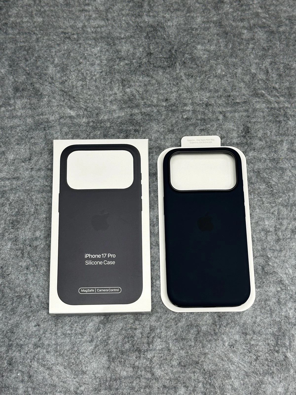 For iPhone 17 Pro Max 17 Pro 17 Original‌ Silicone Magnetic Case / Magsafe Cover