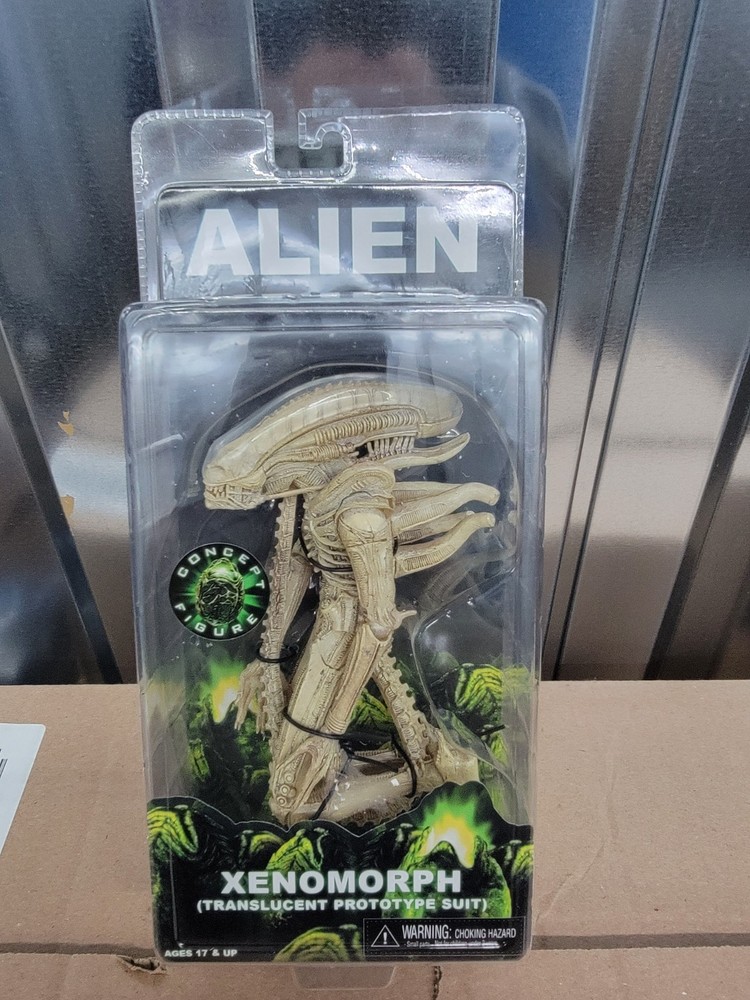 Aliens Xenomorph Translucent Prototype Suit Figure (concept)