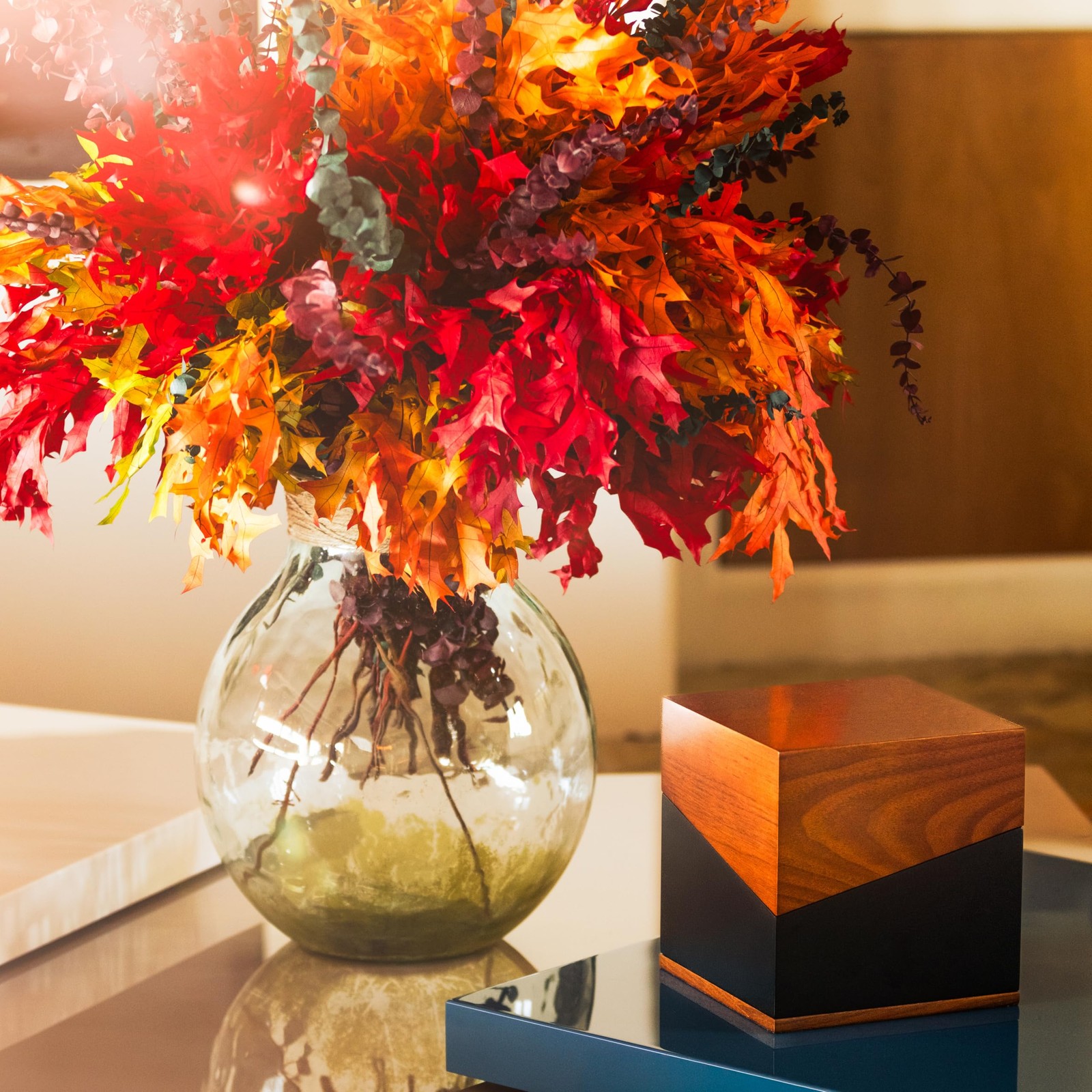 Premium Urn for Ashes Adult Human | Standard, Walnut Wood and Black