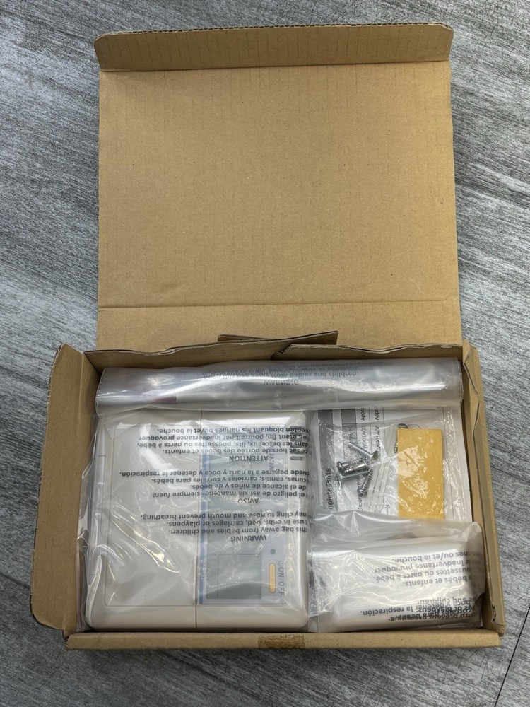 DAIKIN Remote Controller BRC944B2 w/Remote Controller Cable & Hardware Open Box