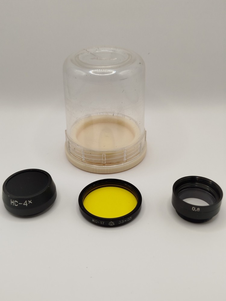 Eyepieces and light filters for microscopes