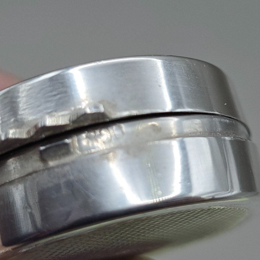 Vintage 800 Silver Engine Turned Snuff/Pill Box