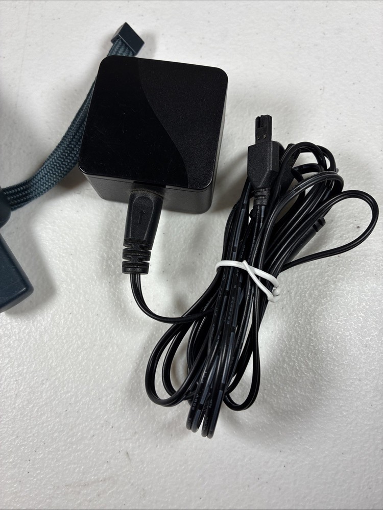 PetSafe RFA573 remote W/ charger Only, Powers On, Not Fully Tested