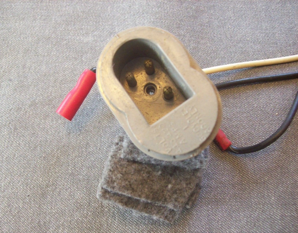 Singer Touch & Sew 620 Sewing Machine Light Socket Unit with Switch & Misc Parts
