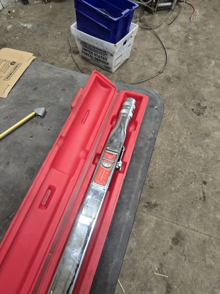 Snap-on Click-Type Adjustable Ratcheting Torque Wrench with Case