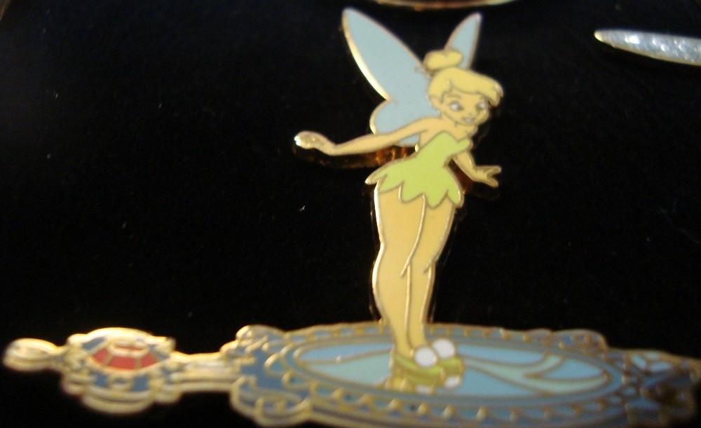 Tinker Bell on Mirror Primping Disney Pin