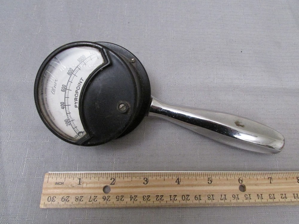 Alnor Type 1640 PyroPoint Hand Held Pyrometer Vintage