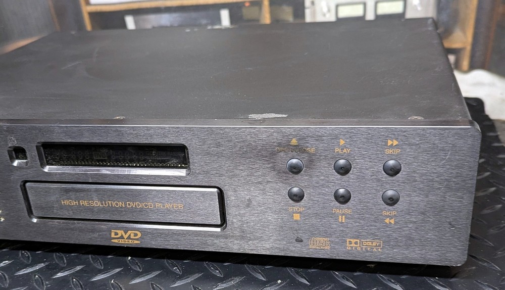 Faroudja Picture Plus DV1000 DVD/CD player