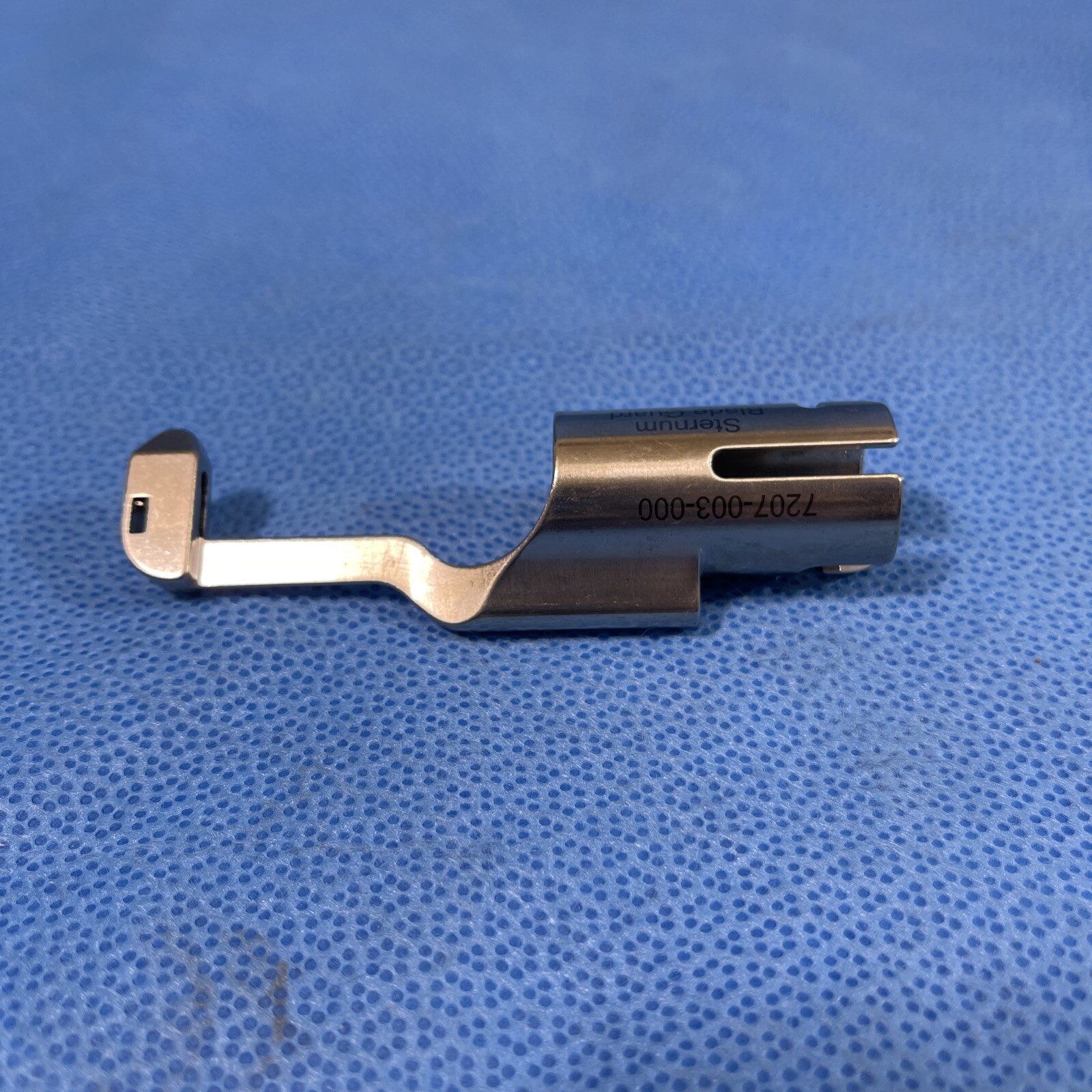 Stryker 7207-003 Sternum blade guard