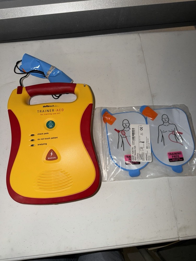 Defibtech Lifeline AED - Powers On, Unopened Pads, Talks!