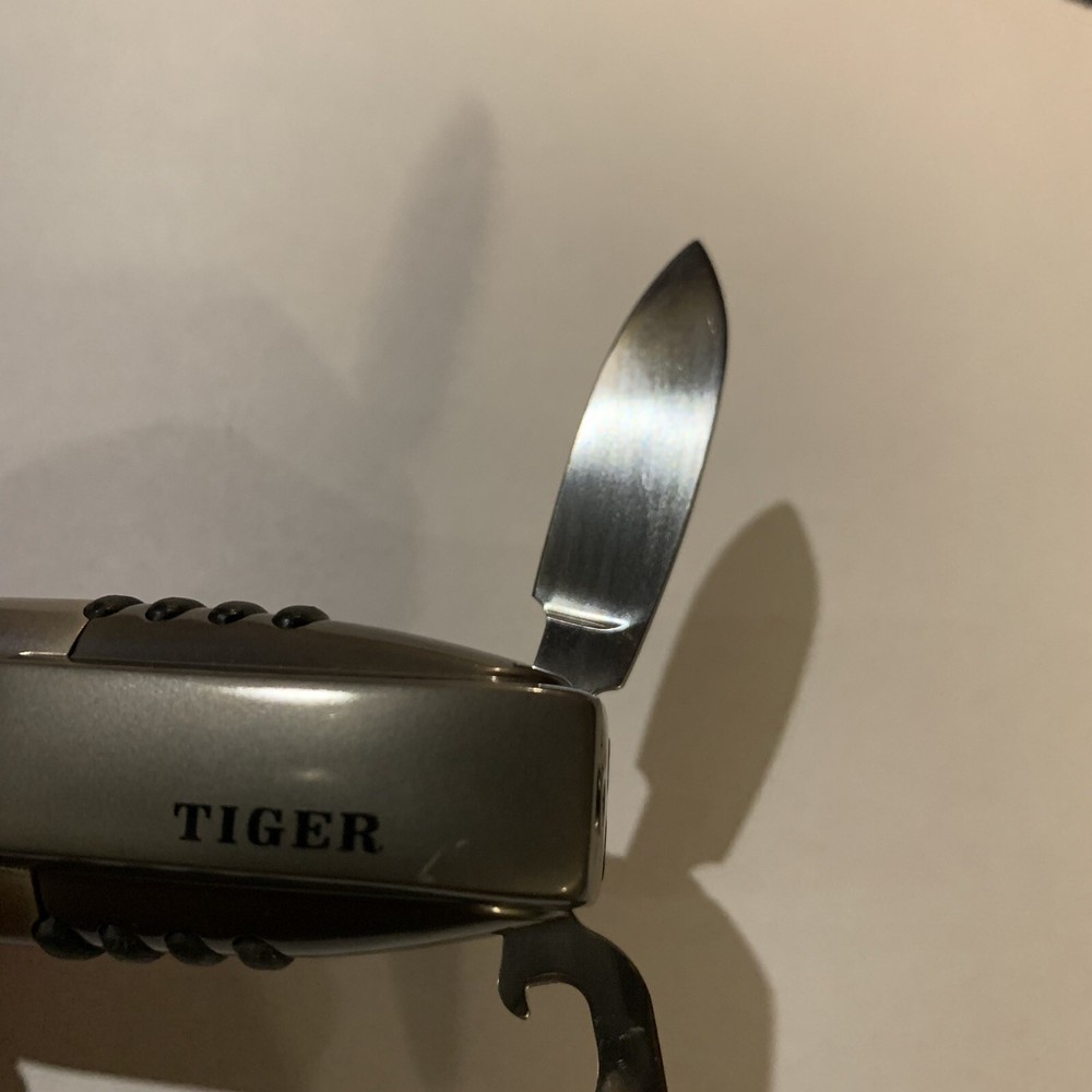 Tiger™ Classic, Vintage Single Torch Pocket Lighter Gray With Multi Tools