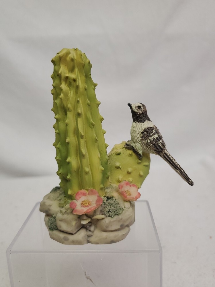 Resin Cactus & Bird On Rocks 📦