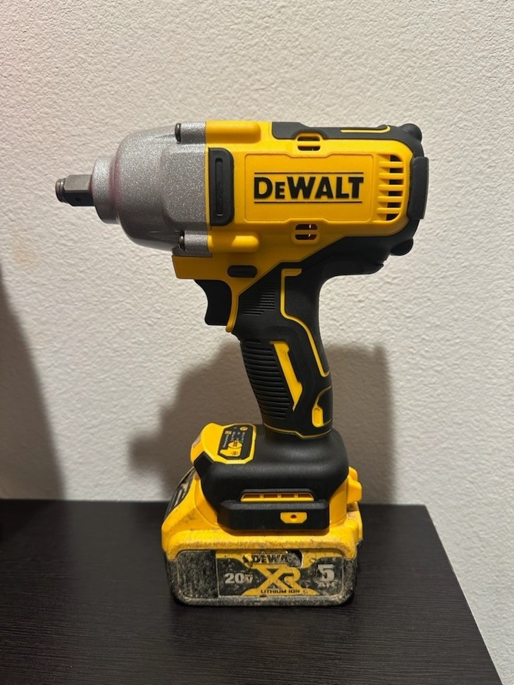Dewalt DCF892 1/2 Impact . Tool only Not XR
