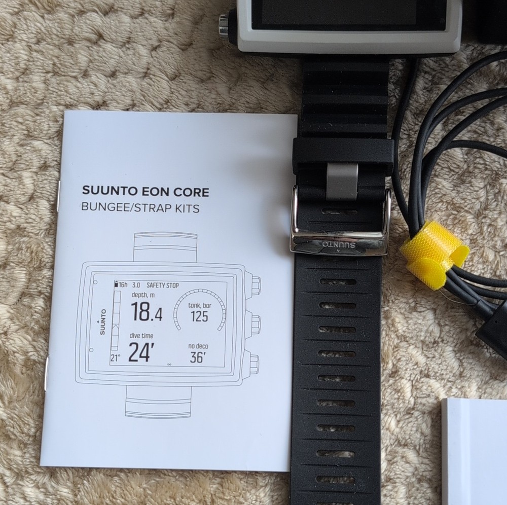 Suunto EON Core Dive Computer with Accessories and Original Box - WHITE