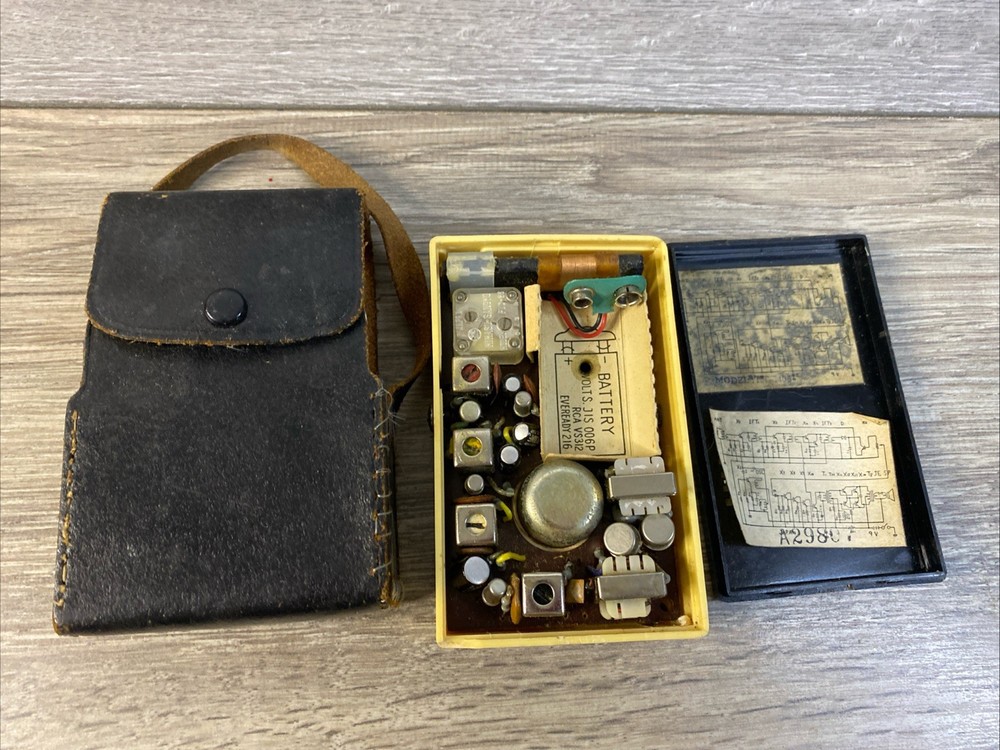 Emerson 14 Transistor Radio With Case Tested Working