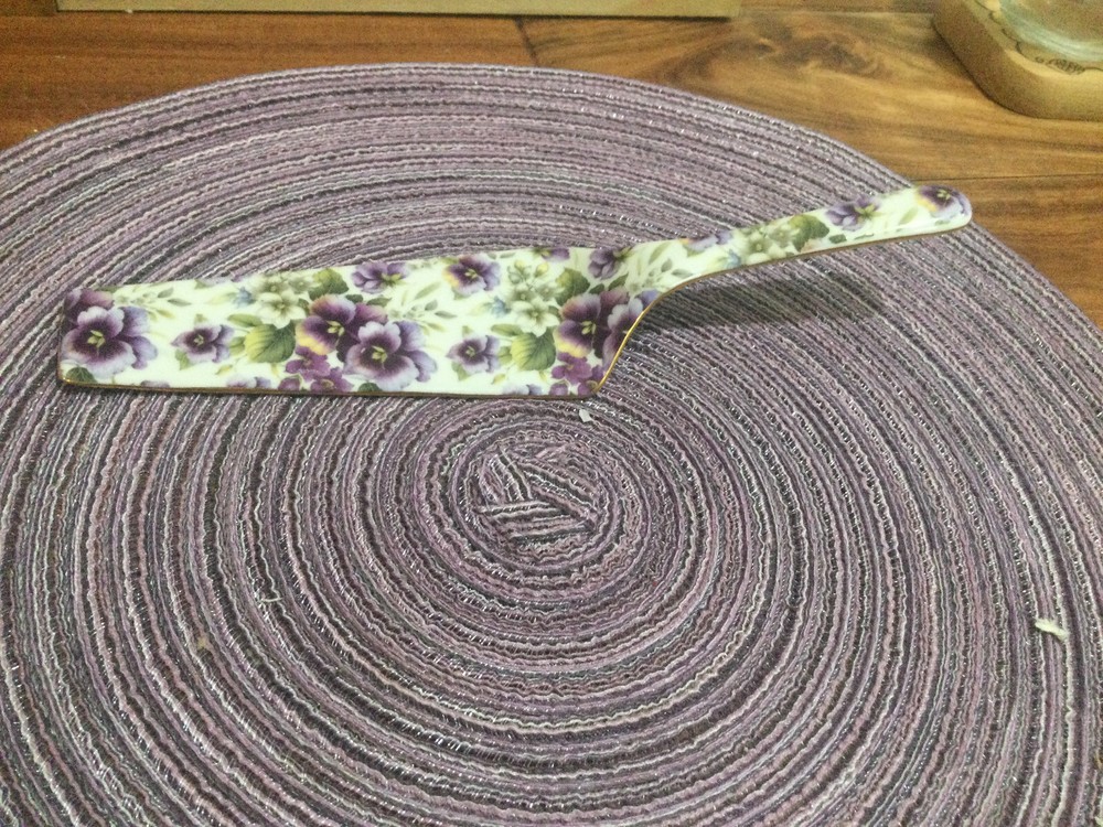 FORMALITIES BY BAUM BROS VIOLET CHINTZ COLLECTION CAKE/PIE SERVER