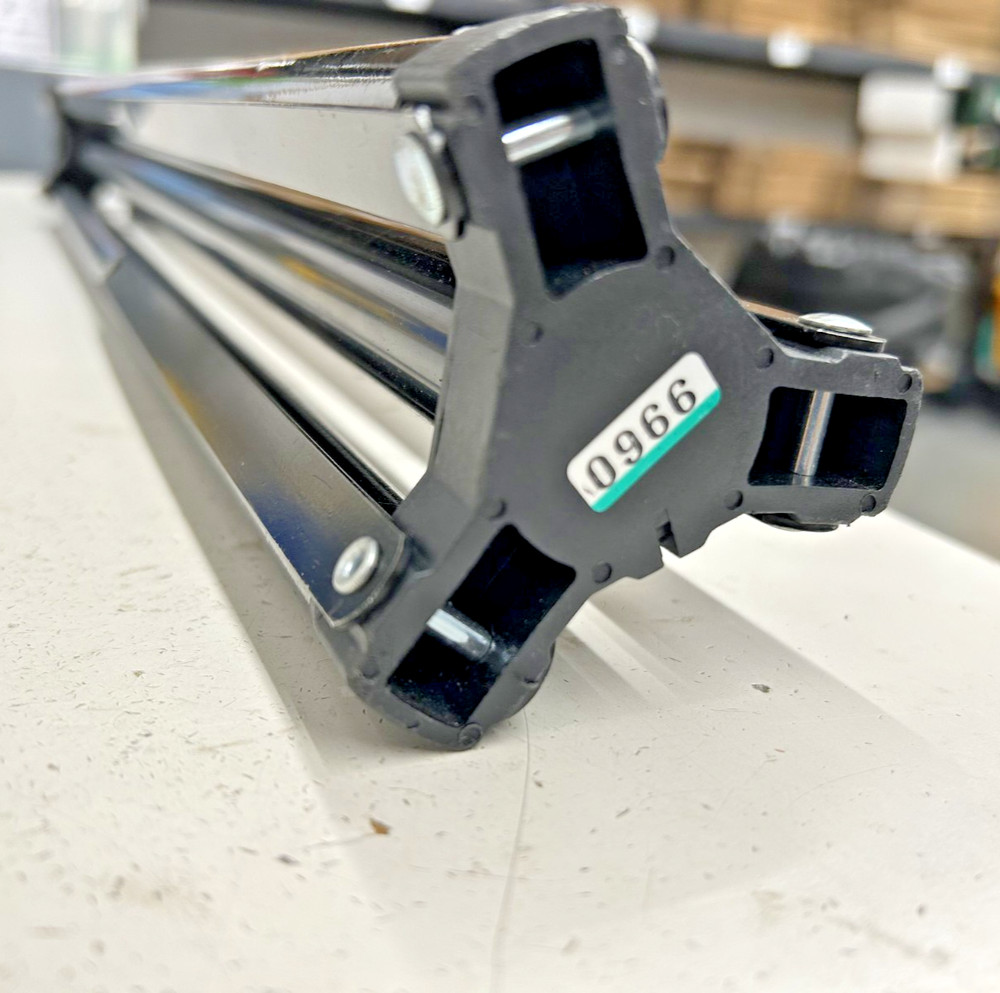 Universal Light Stand: Precision-Engineered, Fully Adjustable Stability