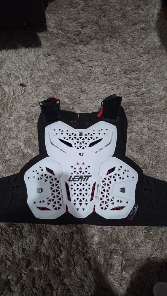 Leatt 4.5 EVO Chest Protector  SM-MD