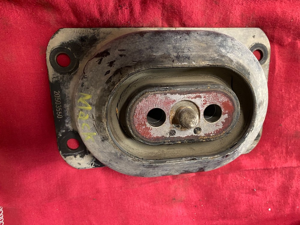 FRONT engine  MOTOR MOUNT MACK 613  RUBBER CUSHION 20503550,