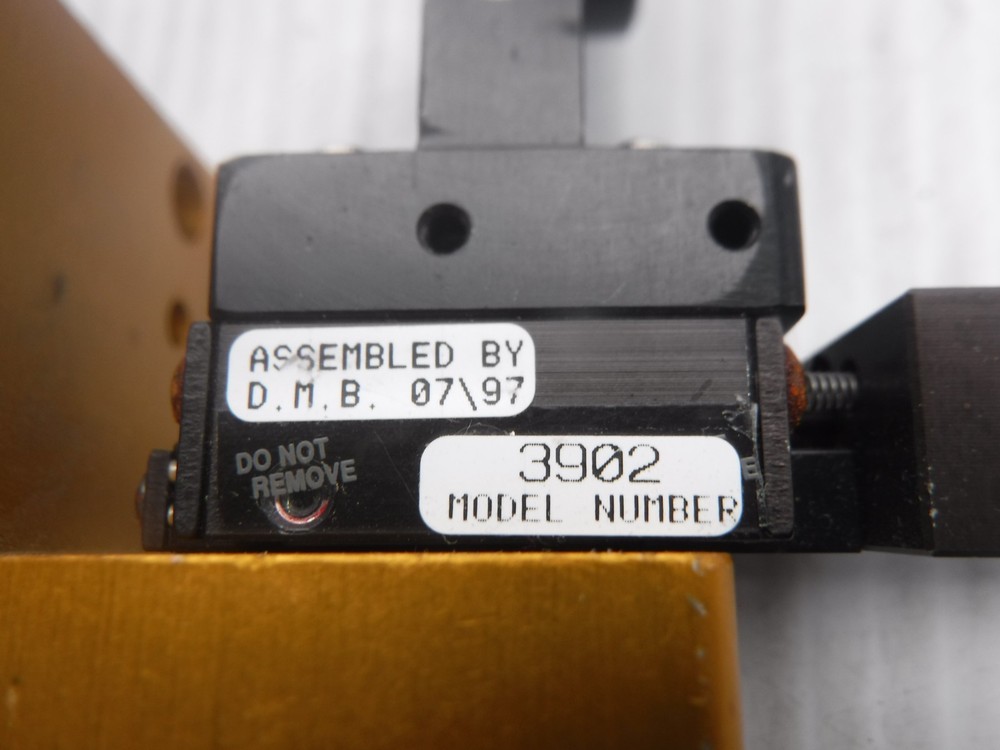 Parker Model 3902 Ball Bearing Micro Positioner w/ Starrett Micrometer