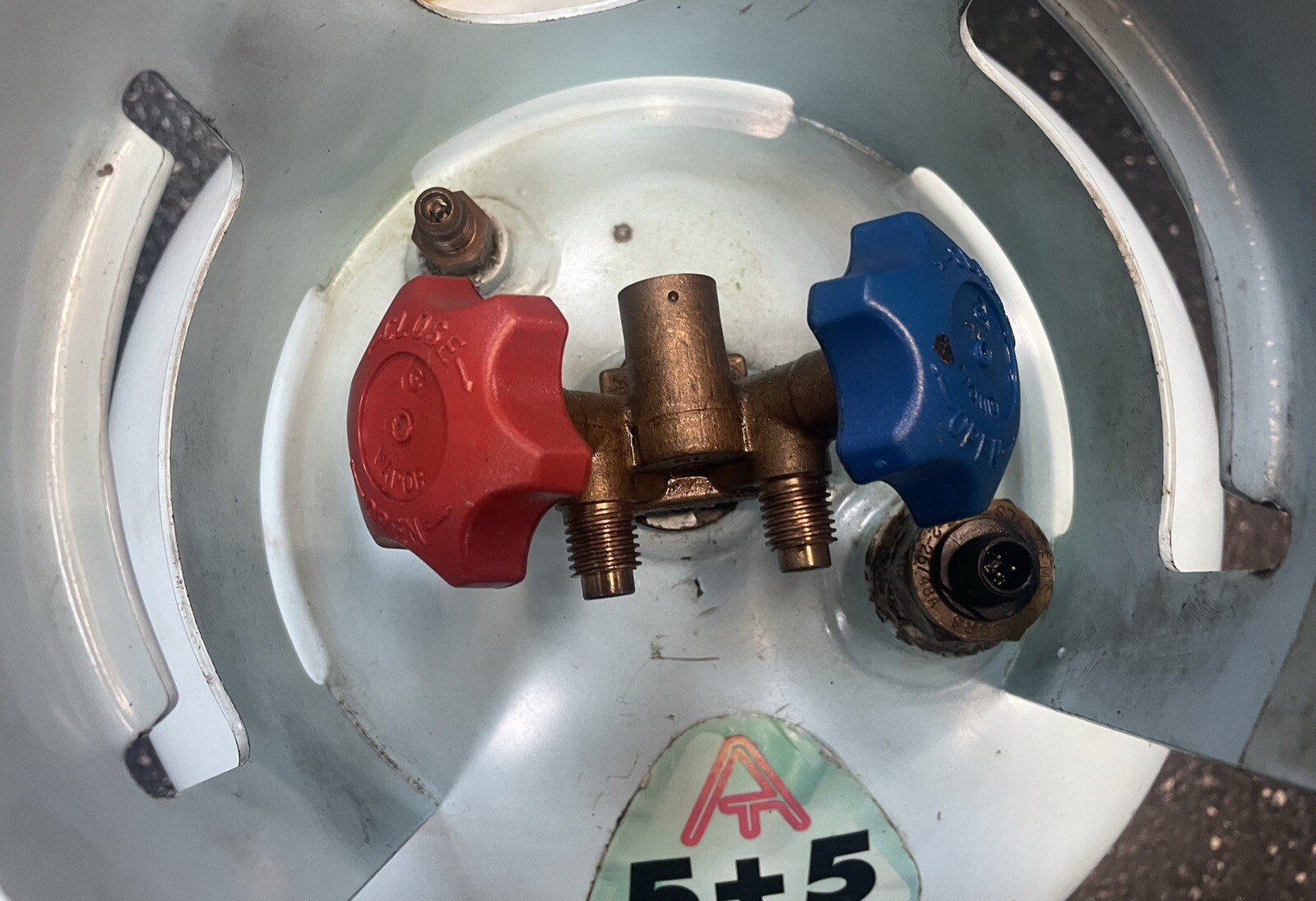 Mastercool (67011) and Amtrol Recovery Tanks