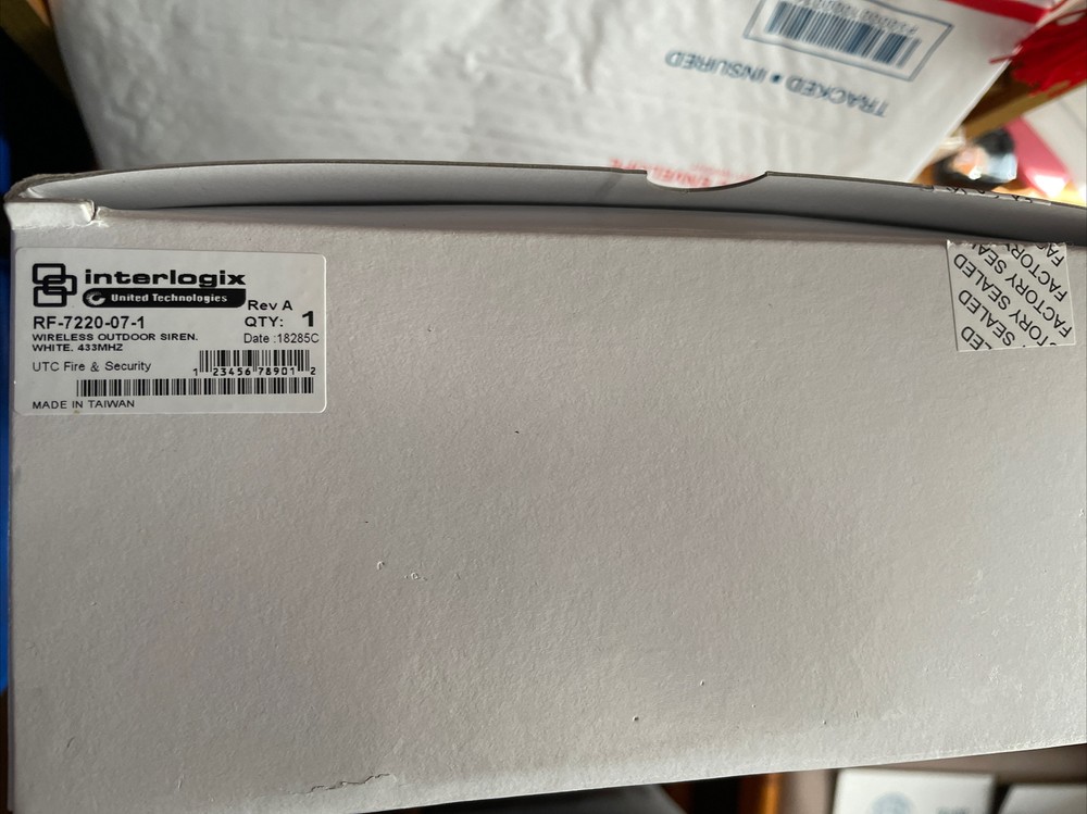 NEW   Interlogix Security Alarm System Wireless Outdoor Siren RF-7220-07-1