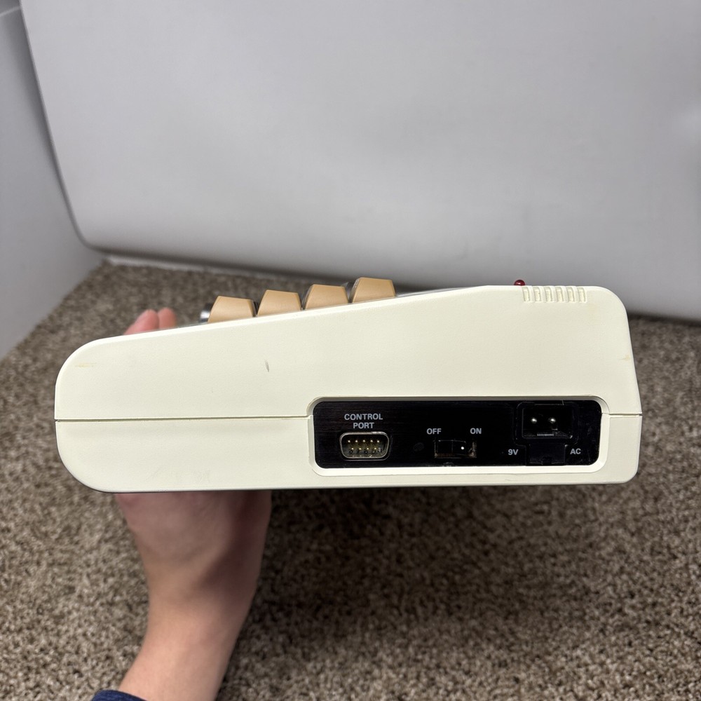 Commodore Vic-20 Computer - w/ PET Keys - Works Great Low Serial Number