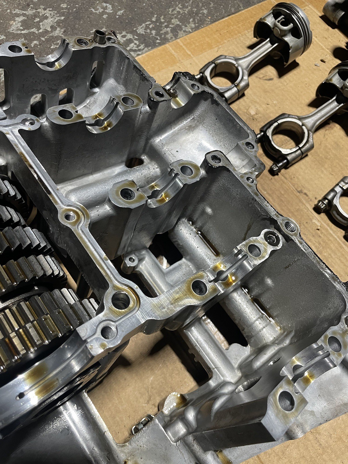 2009 08 09 Suzuki GSXR 600 GSXR600 Crankcase Case Engine Motor Block Piston Lot