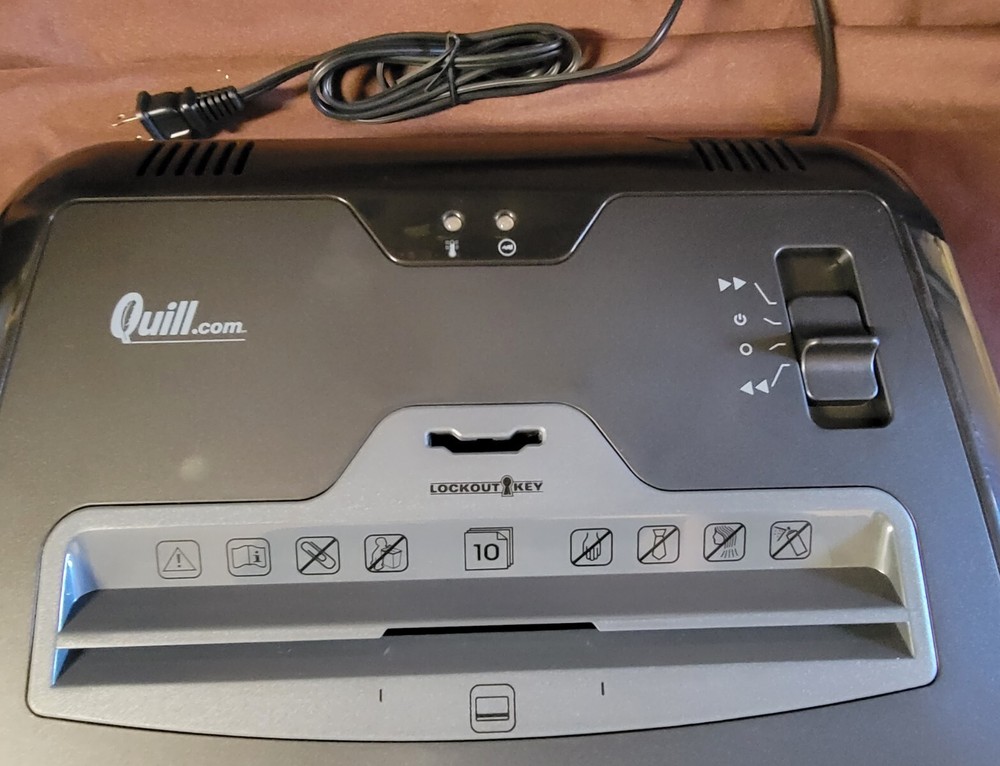 Quill 10 Sheet Cross-Cut Shredder QL-TXC102A