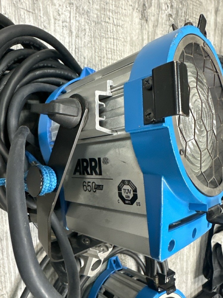 ARRI 300 PLUS (B06002656)