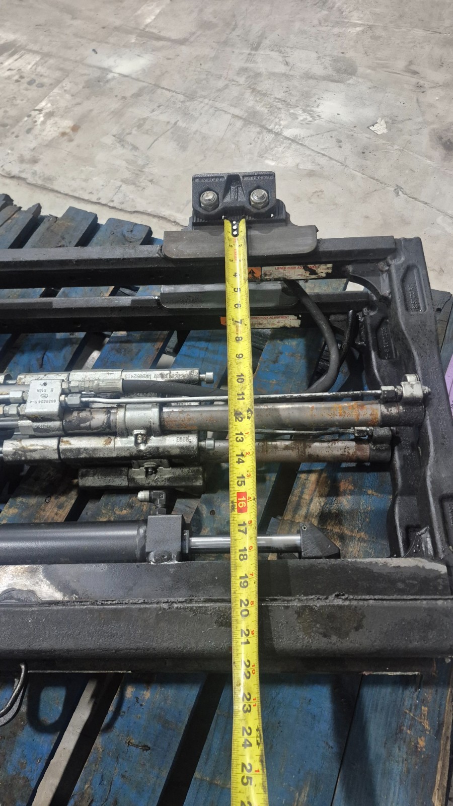 Cascade Class 3 Sidshift Fork Positinor 38 inch with 6500 CAP 65K-FPS-576