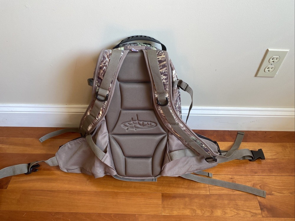 Horn Hunter Main Beam (?) Back Pack Mossy Oak Infinity