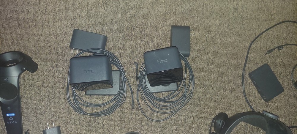 First Generation HTC Vive w/ wireless Headset Adapter