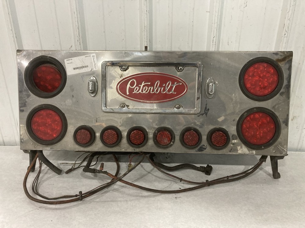 Peterbilt 379 Tail Lamp - Used