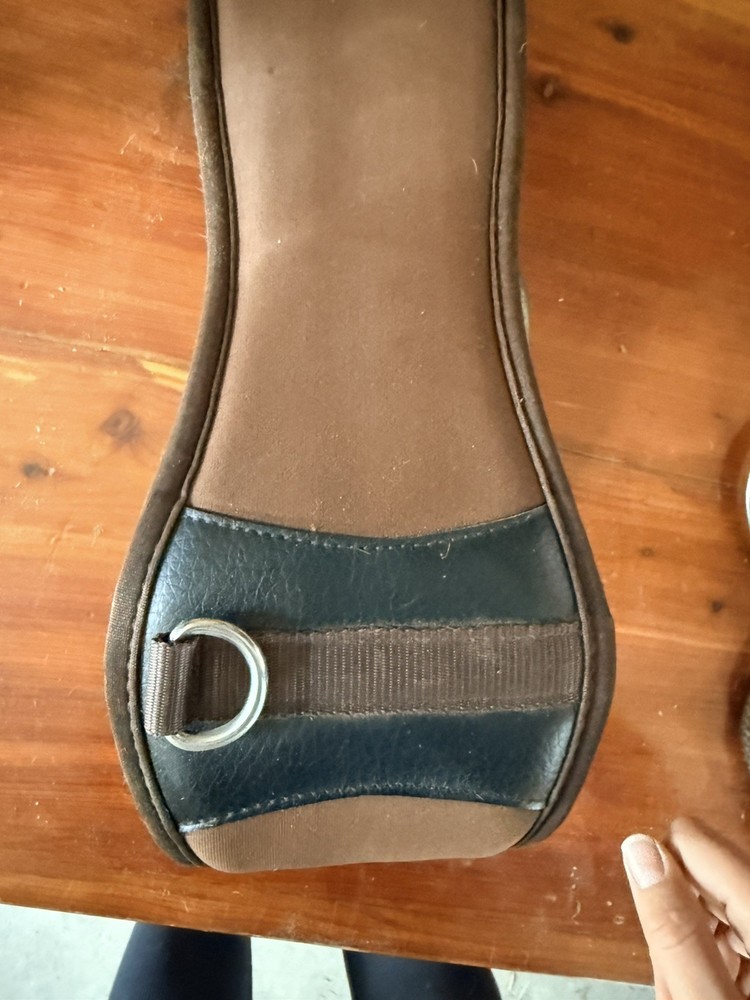 Collegiate 40” Memory Foam Girth