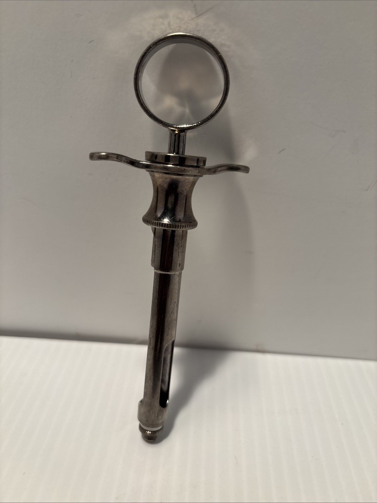 Unbranded aspirating syringe
