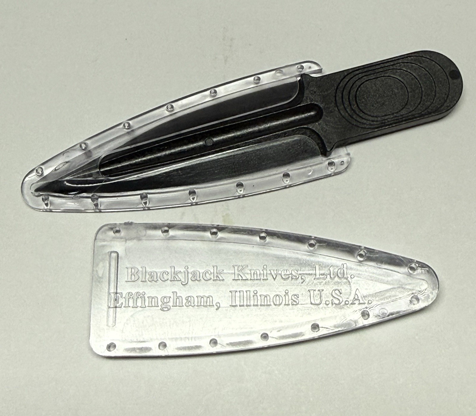 VINTAGE WWII OSS/OSF BLACKJACK KNIVES, Ltd. EFFINGHAM IL LAPEL Thumb DAGGER NOS