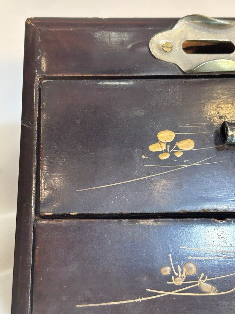 Mechanical Cigarette Dispenser Japanese Laquer Box