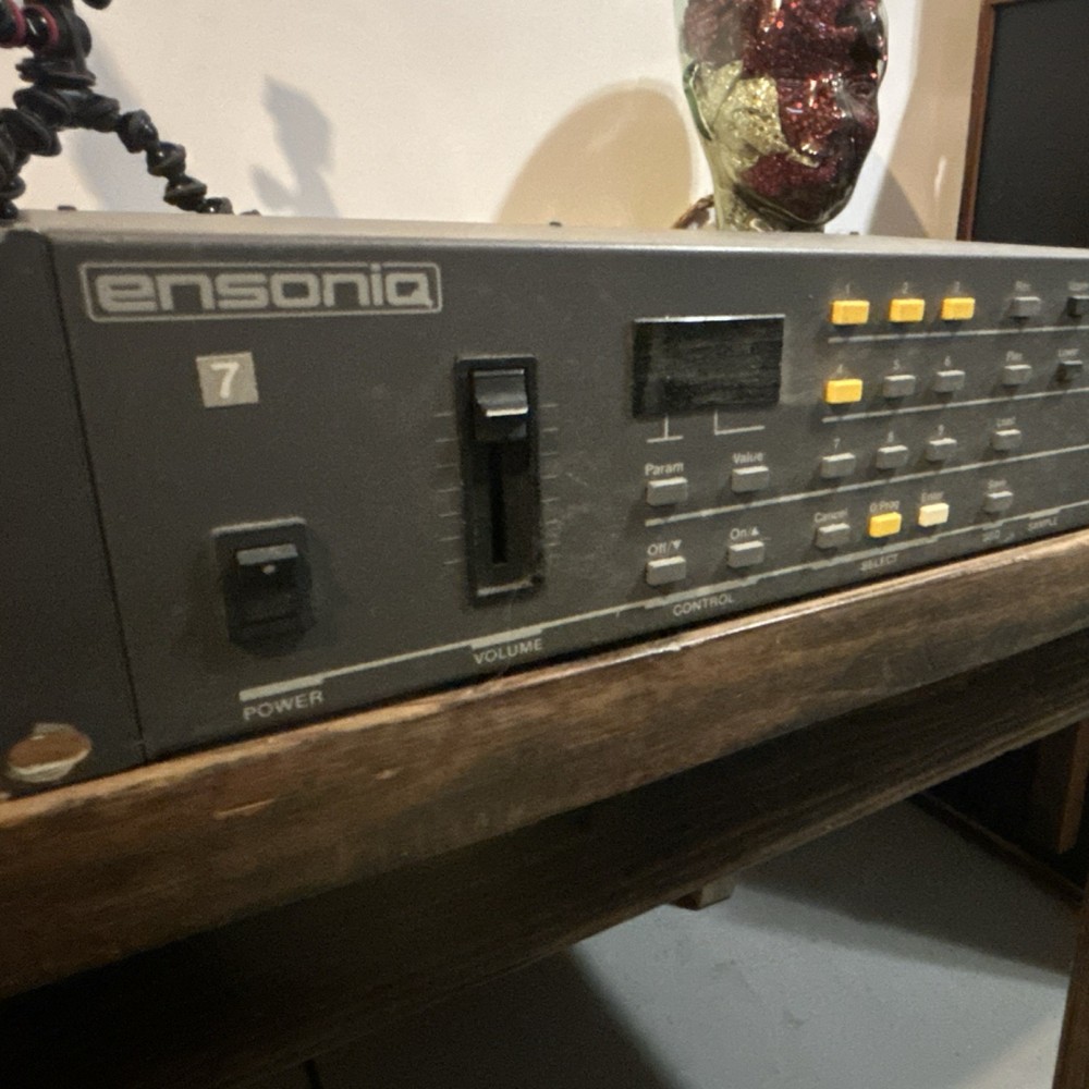 Ensoniq Mirage Multi-Sampler Digital Rackmount Sampler MIDI Floppy Drive