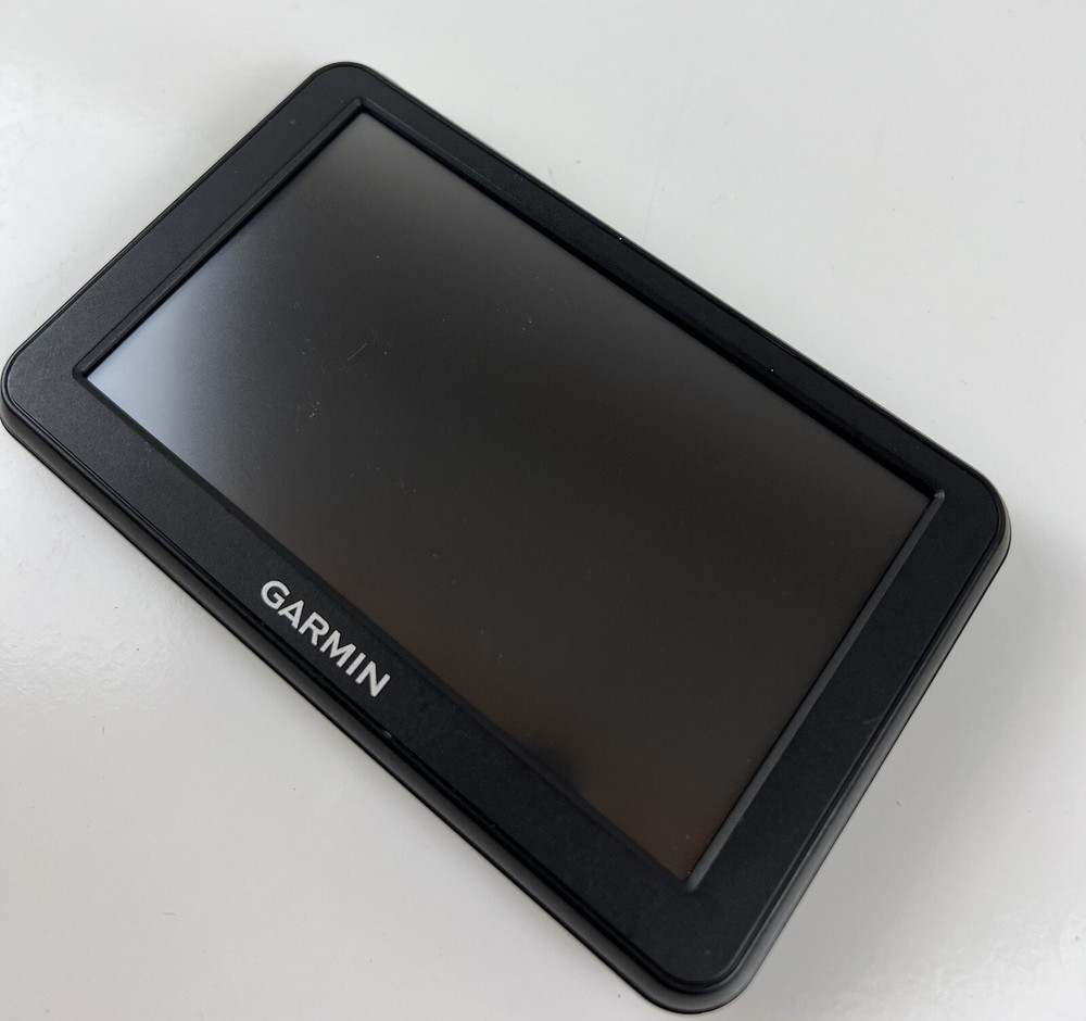 Garmin nüvi 50 GPS Navigator 5 inch Touchscreen Display Map Bundle Missing Mount