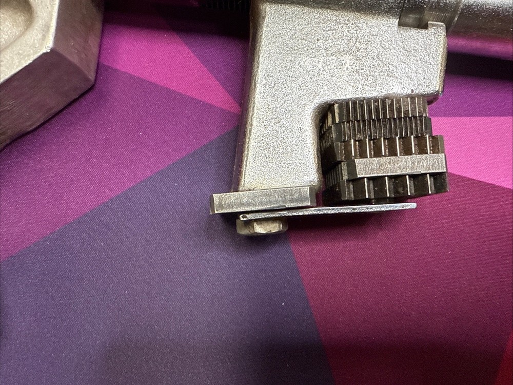 OTC TOOLS THREAD REPAIR CHASER TOOL #897-A