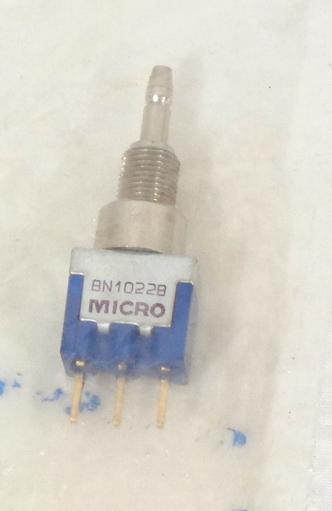 Vintage Honeywell Micro Switch 8N1022B Toggle Switch 20VDC Push Button Actuator