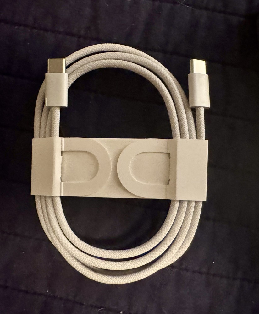 Apple Magic Wireless Keyboard with Touch ID - (USB-C) - White - w/ USB-C Cable