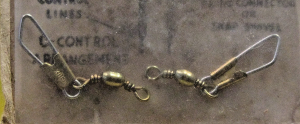 Perfect #209 Small Snap Swivels 20 lb Test 2 Pack NOS