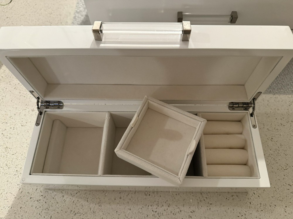 jewelry box