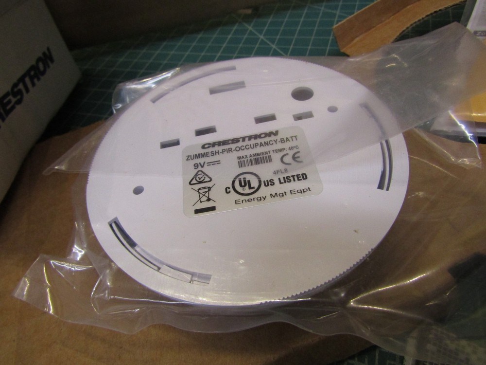 1 – CRESTRON 6507983 Zummesh Pir Wireless Battery Powered Vacancy Sensor, White