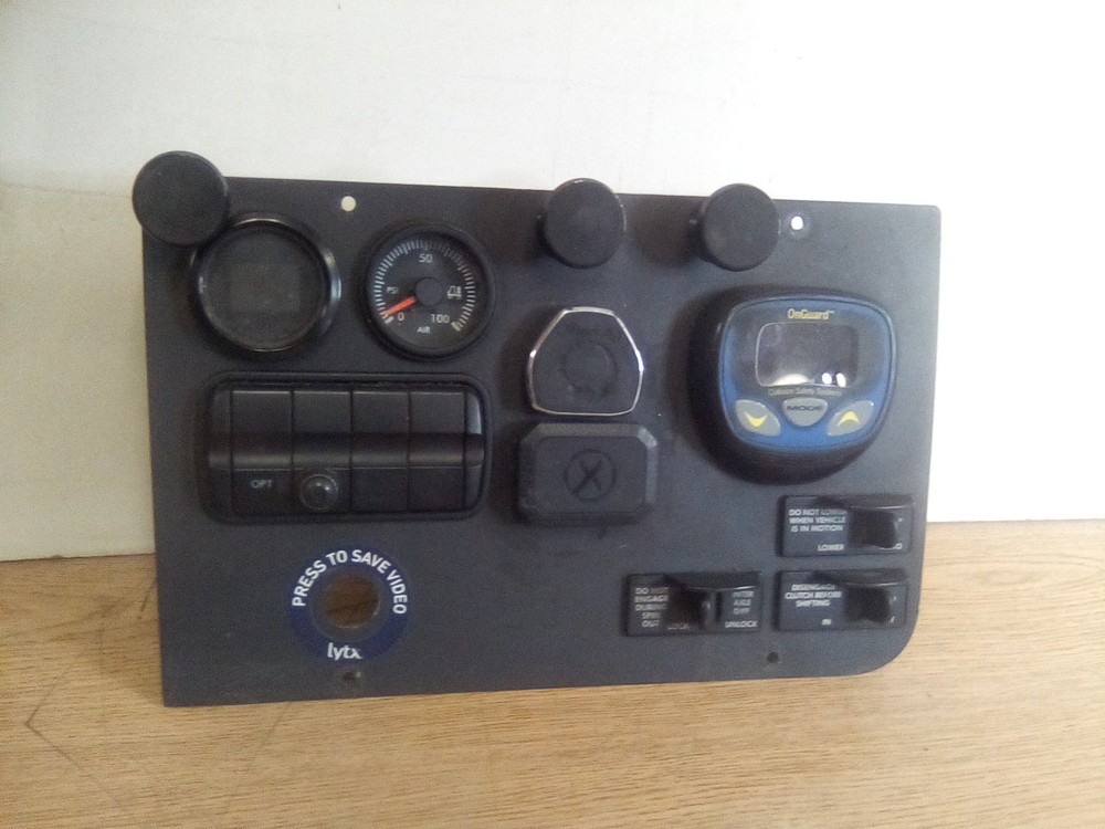 2013 Freightliner Cascadia Dash Switch Panel